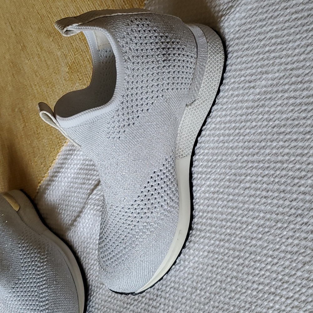 White slip-on woman sneaker - Picture 6 of 6
